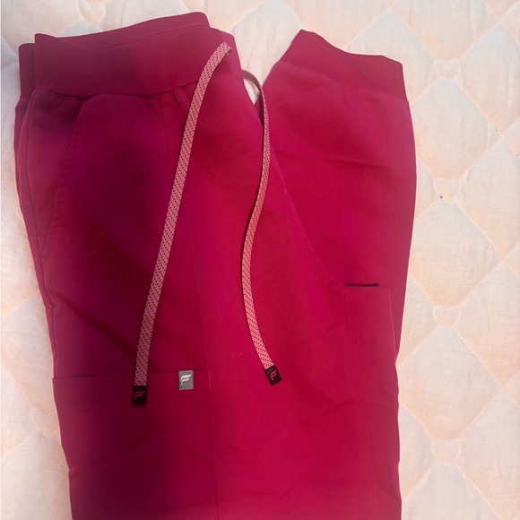 Fabletics Pink Heart Print Top - Picture 4 of 5